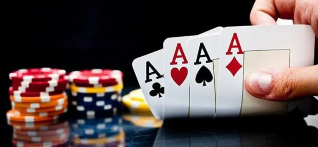 刺激又簡單：玩撲克牌四支刀享受純粹樂趣