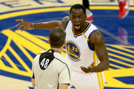 NBA／球場風暴！格林怒斥裁判「雙重標準」：「打我沒事，我打別人就被罰！」