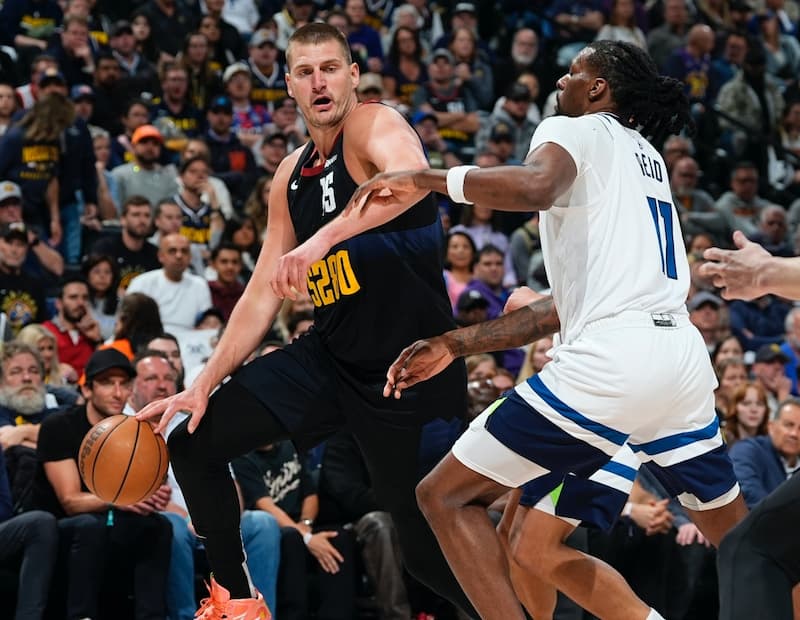 驚人戰績！灰狼隊以26分大勝金塊，連下兩城！