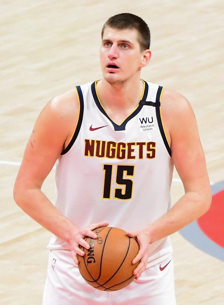 NBA／「MVP三度封王！」Jokic得獎當下反應讓球迷傻眼